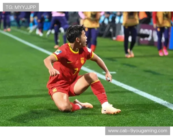 女足联赛爆冷，卫冕球队主帅面临生死考验