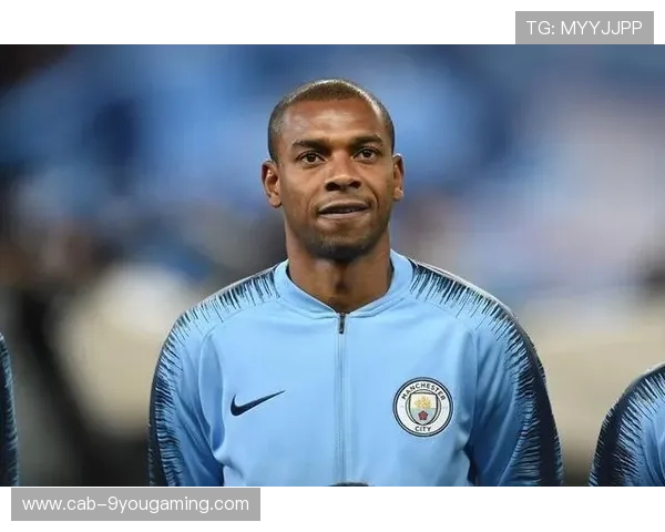 曼城逼近欧冠八强，哈兰德与德布劳内齐心协力