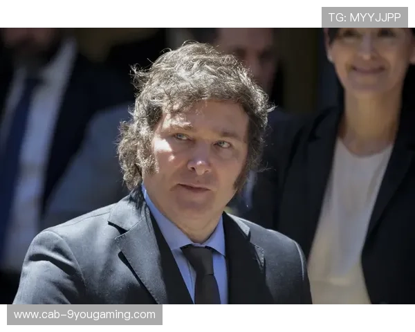 “尼古拉斯·桑特基的精准踢法与领导能力，成就阿根廷美洲狮队的新高峰”